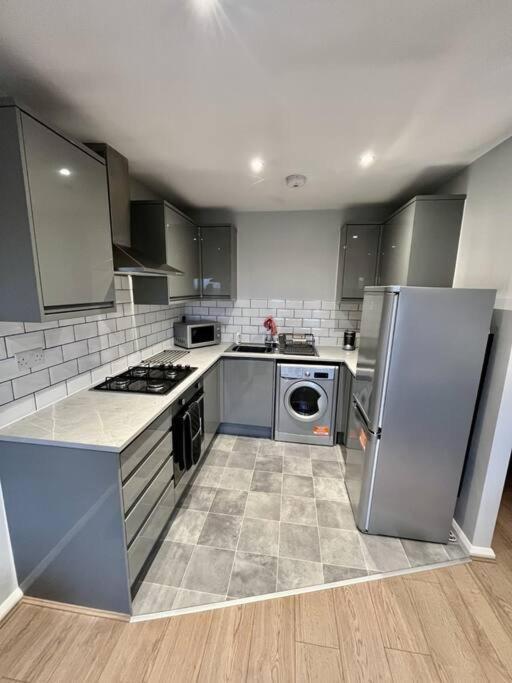 Apartament Immaculate 2 Bed Flat With Free Parking! Watford  Zewnętrze zdjęcie